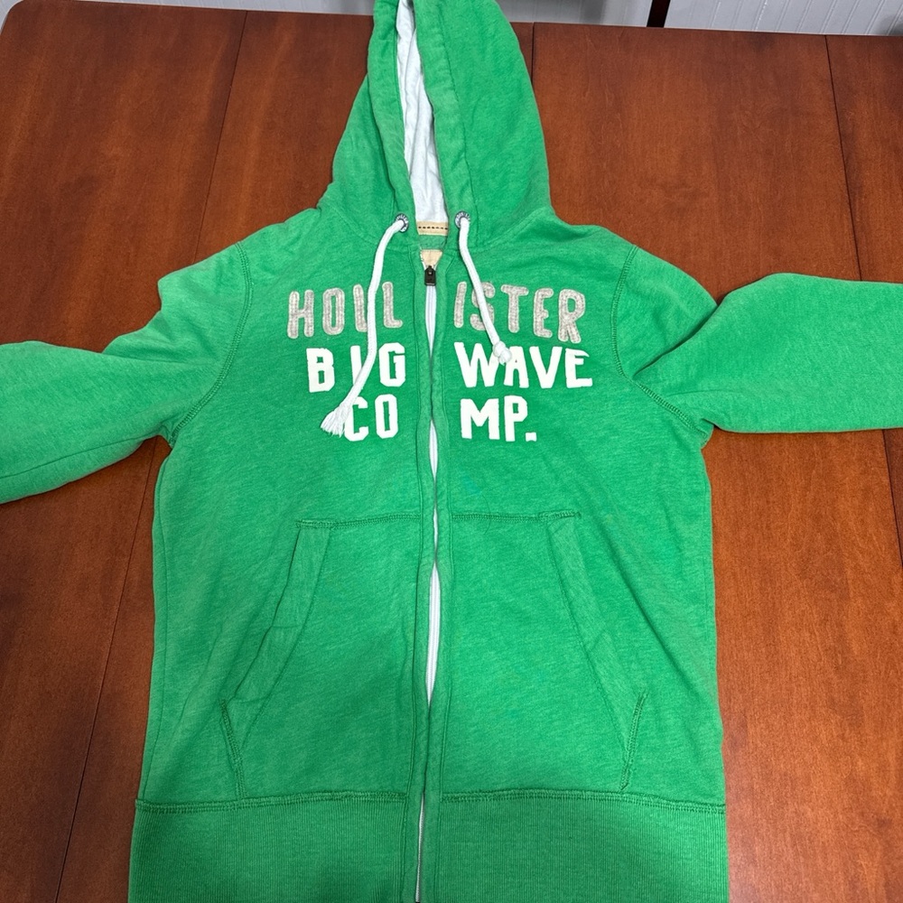 Hollister Men’s Green Zip-Up Hoodie